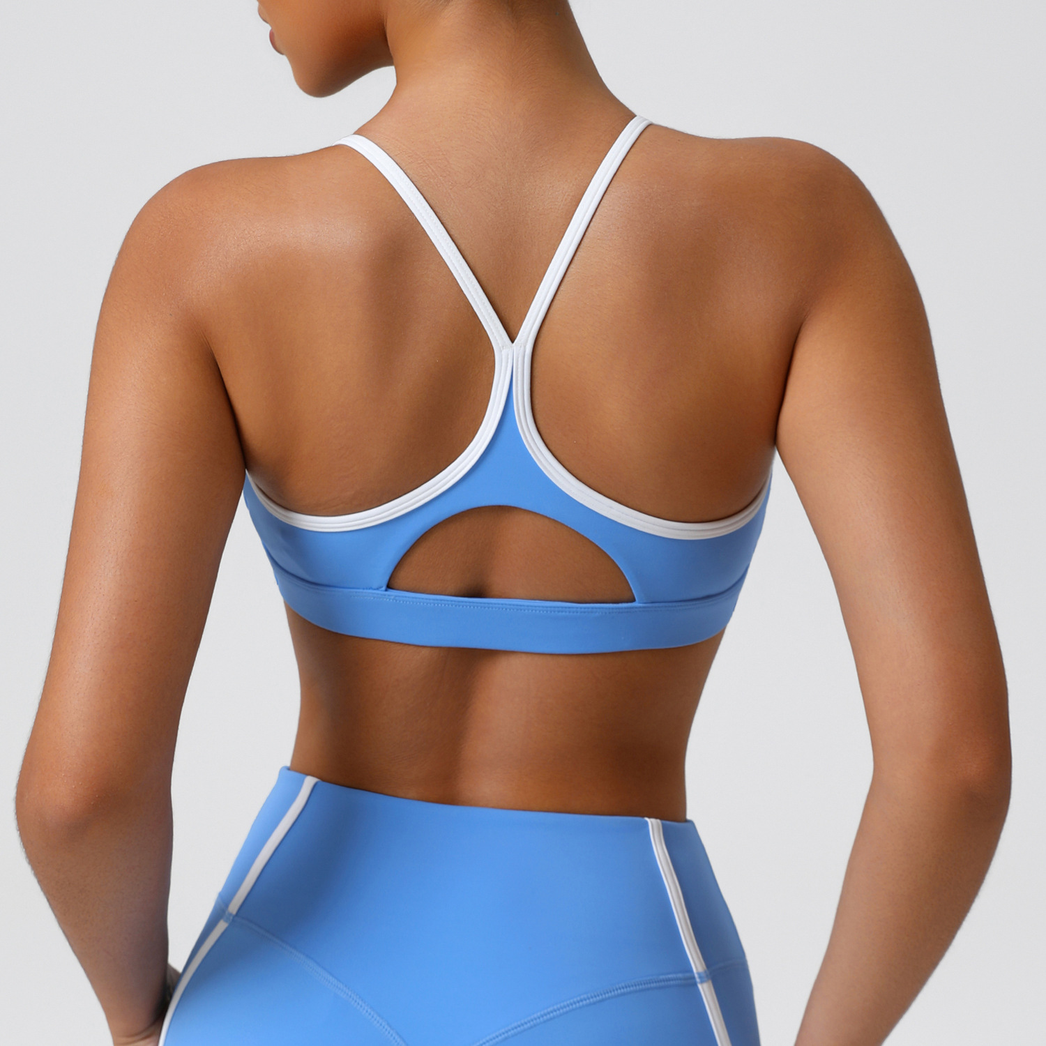 ملابس داخلية رياضية ناعمة ومرن - مراجعة Sports Bra Racerback وسعره