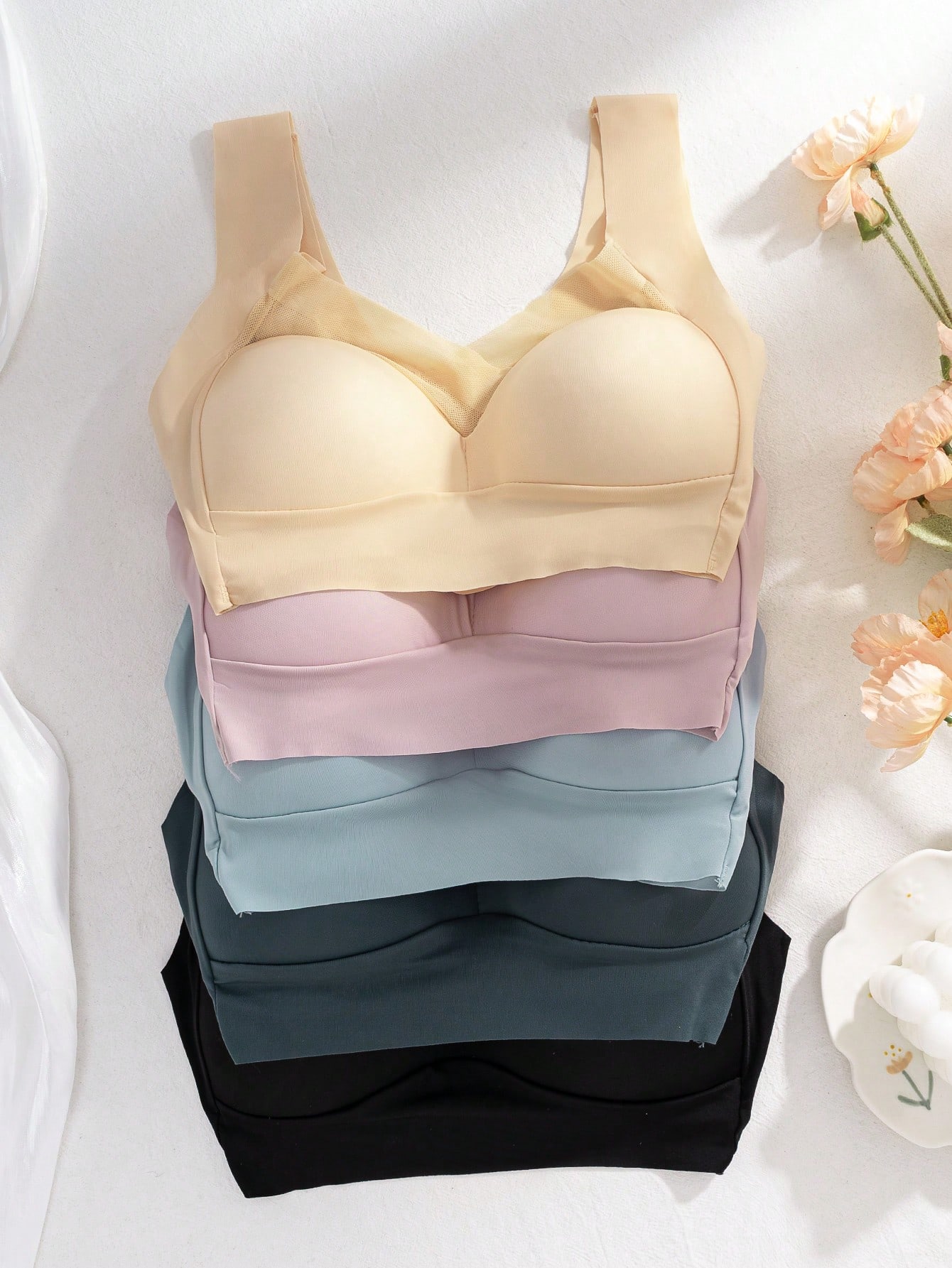 5 قطع حمالات صدر نسائية بدون أ - مراجعة Sleep Bra Bralette وسعره