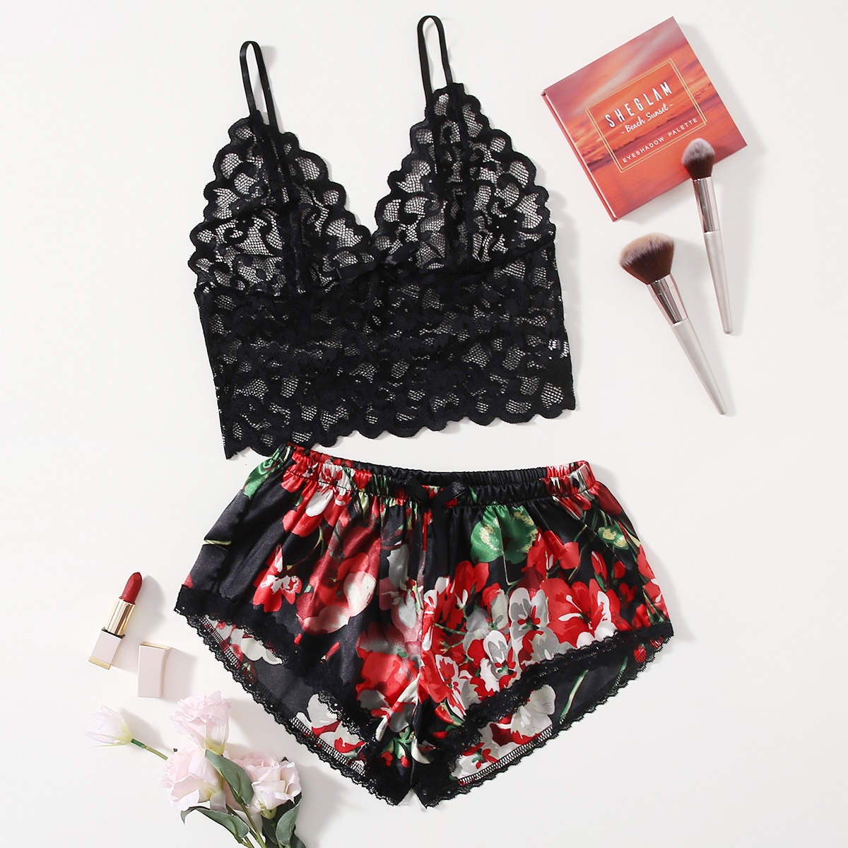 طقم بيجامة من الدانتيل الزهري  - مراجعة Lace Bralette Set وسعره