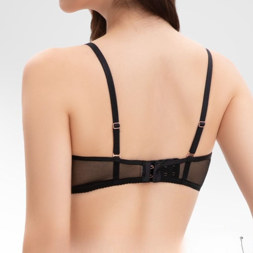 إغلاق الجبهة الساتان ثلاثية ال - مراجعة Convertible Bra Multiway وسعره