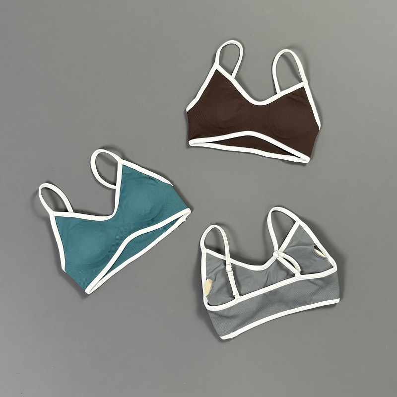 حمالة صدر رياضية نسائية بخطوط  - مراجعة Sports Bra Racerback وسعره
