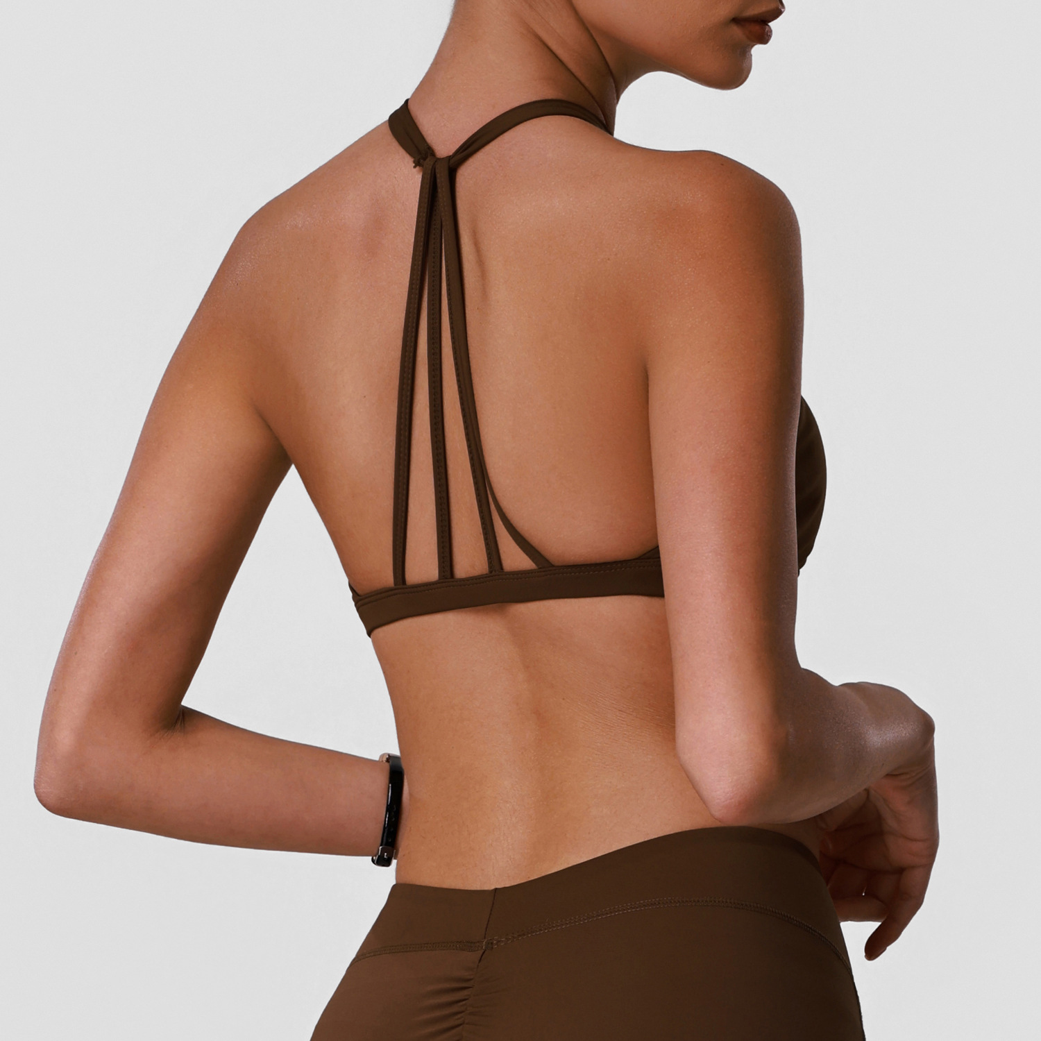 ملابس داخلية رياضية ناعمة للنس - مراجعة Sports Bra Racerback وسعره